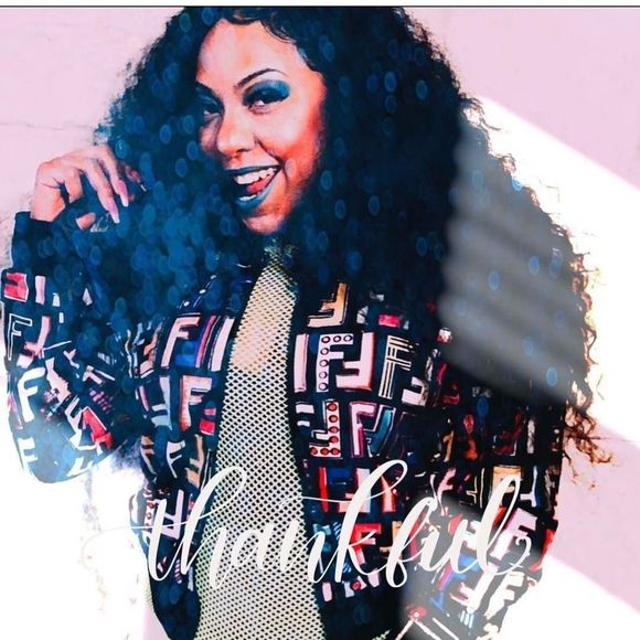 Meet your Posher, Lisa - Picture 1 of 1